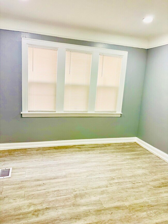 Foto del edificio - 5791 Somerset Ave