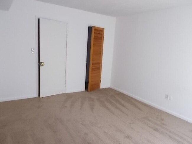 Foto del edificio - Oakland Square Apartments, Hampton