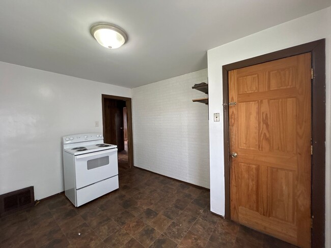 Building Photo - 445 S Sheridan St