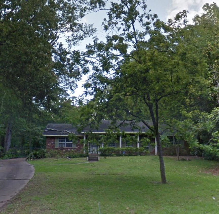 331 Colonial Dr, Jackson, MS 39204 House Rental in Jackson, MS