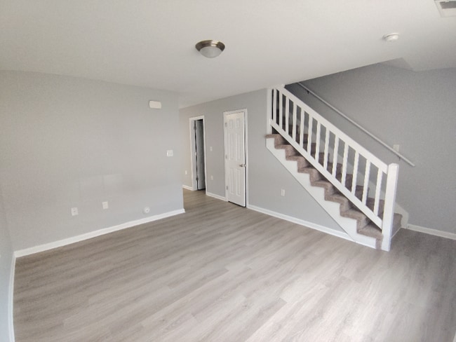 Building Photo - 81 Duiguid Dr