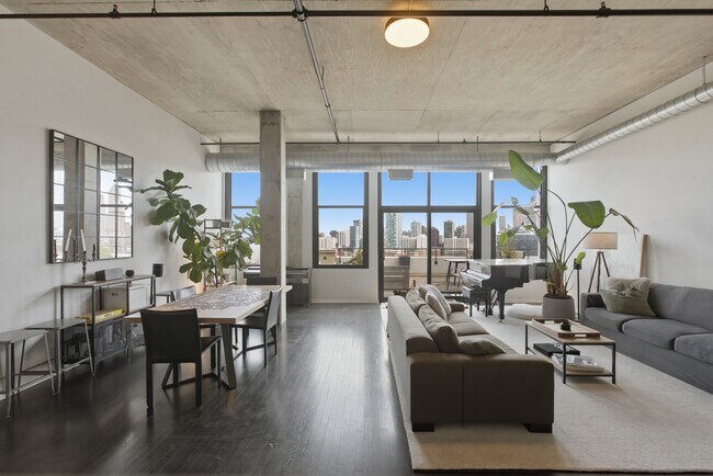 Foto del edificio - 900 N Kingsbury St