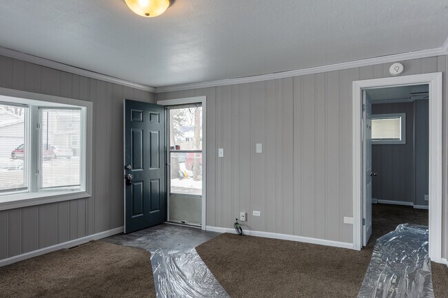Foto del edificio - 327 Fairlawn Dr