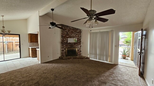 Building Photo - 3808 El Alisal St