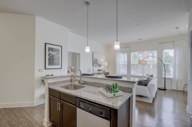 Building Photo - The Lincoln