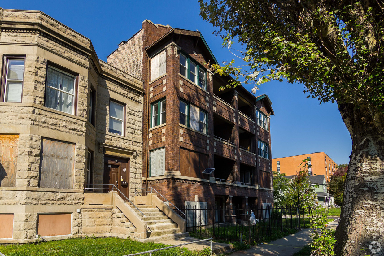 Building Photo - 6400 S Peoria St