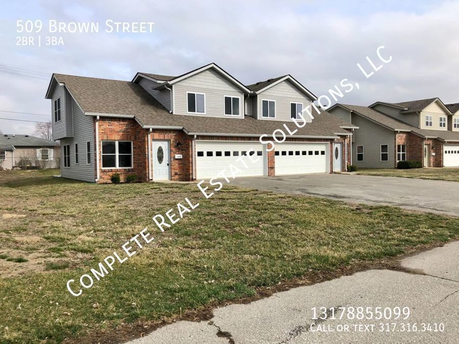 Foto principal - Coming Soon this 2 BR, 2 1/2 BA home locat...