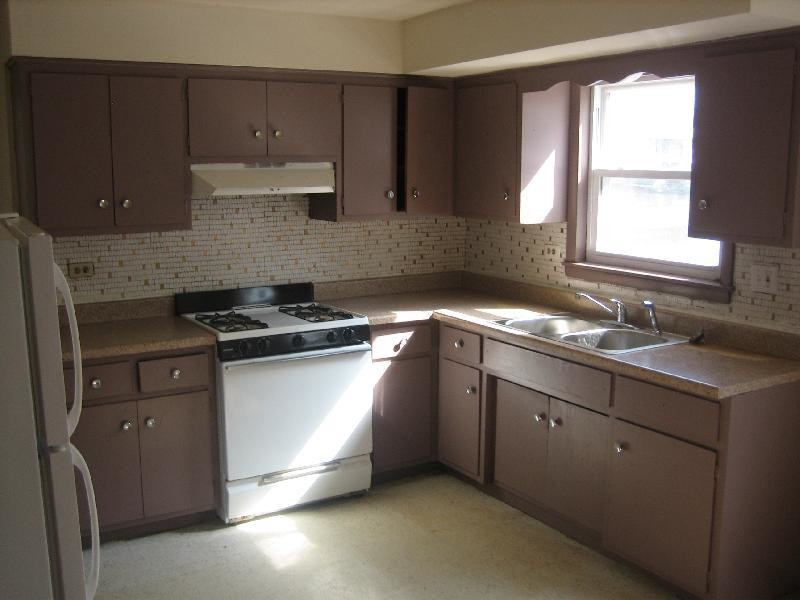 Primary Photo - 79th Wabash - Spacious 2BR w/Heat & Gas!!