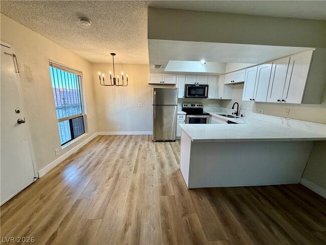 Foto del edificio - 4300 N Lamont St