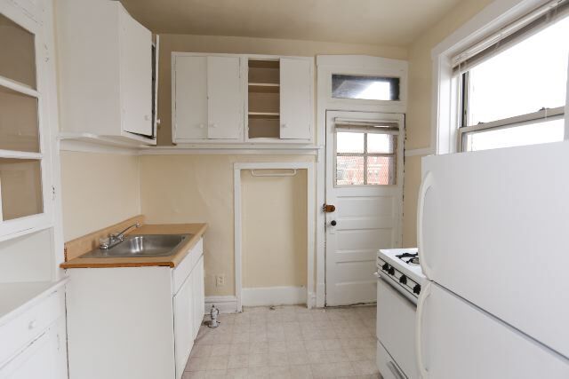 Building Photo - 563 W Aldine Ave