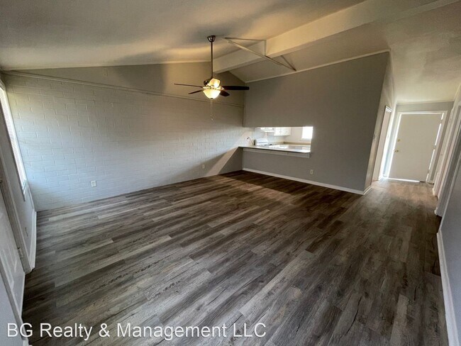 Foto del edificio - 3 br, 1 bath House - 868 Von Blond Dr. A
