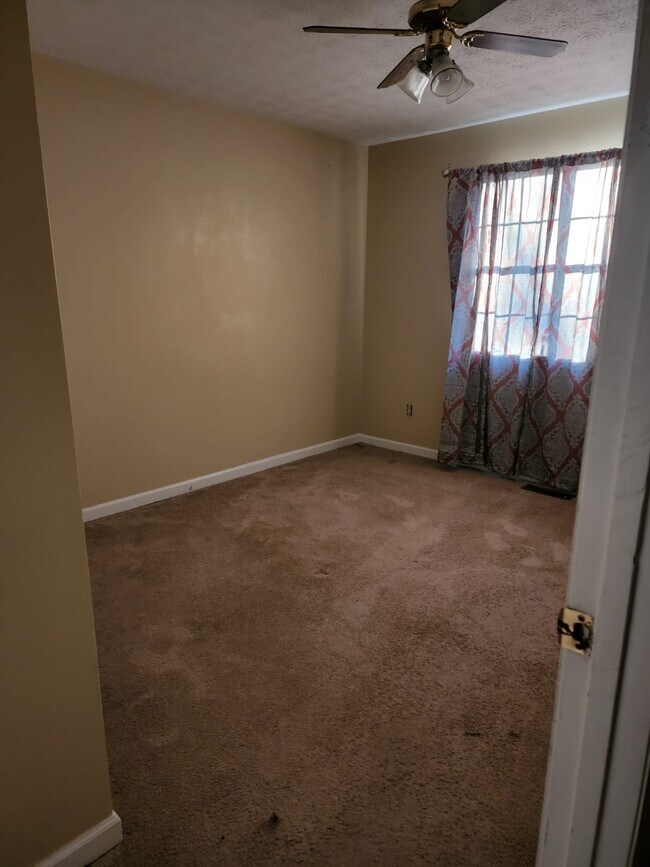 Building Photo - 6840 S Lakewood Ter