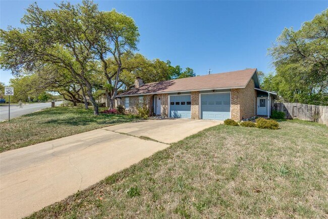 Foto del edificio - 6916 Scenic Brook Dr