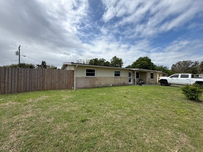 Photo - Spacious 4-bedroom, 2-bath pool home