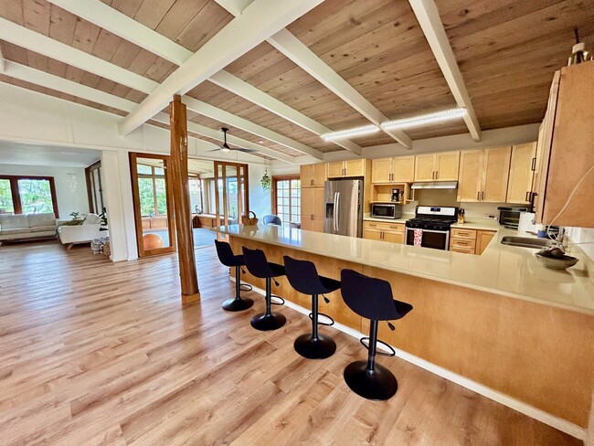 Building Photo - Kaneohe Bay Dr 44513