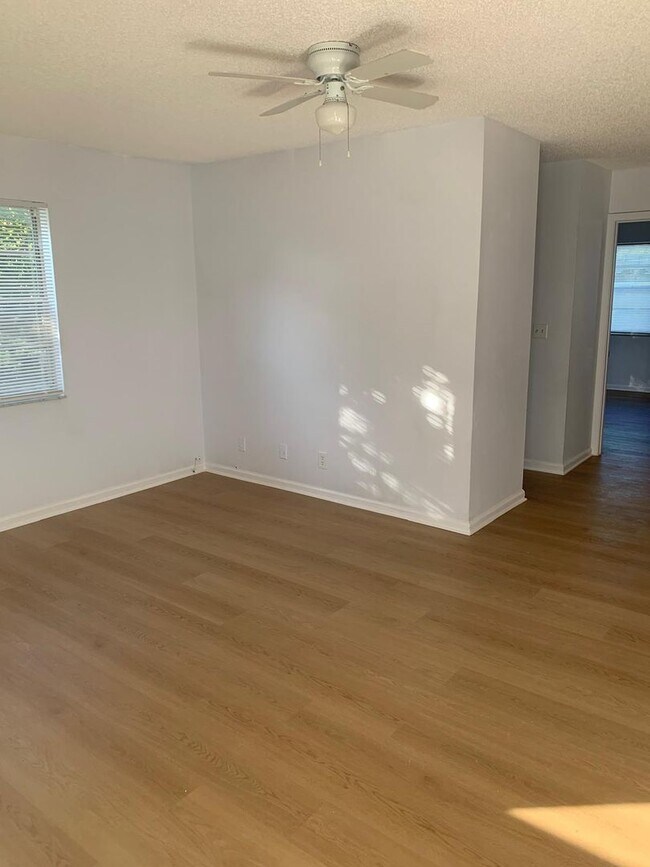 Foto del edificio - 116 N F St