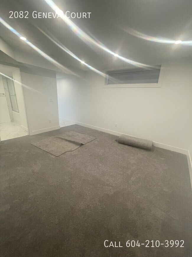 Photo du bâtiment - 2 Bedroom Suite With A/C In Abbotsford Inc...