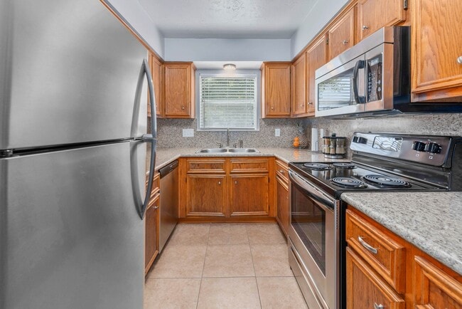 Building Photo - 3400 Timberline Ct