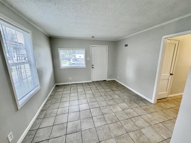 Foto del edificio - 1623 Harville St