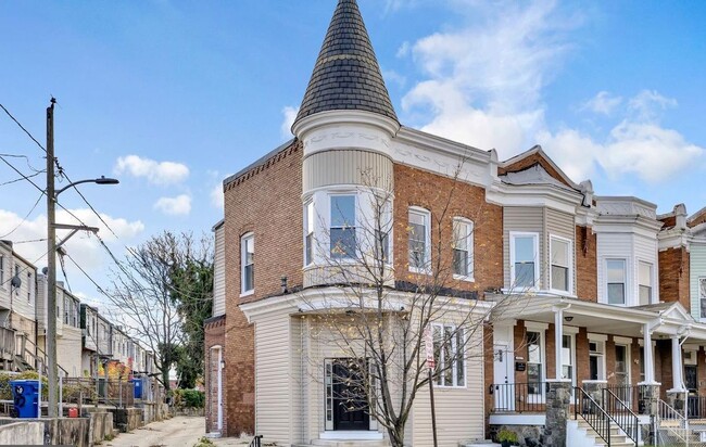 Foto del edificio - 2045 E 31st St