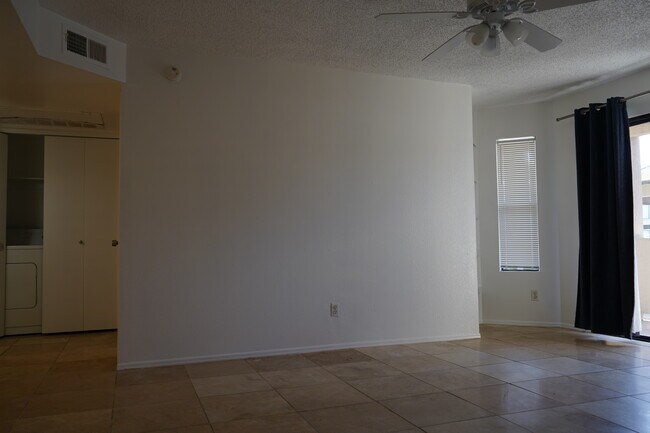 Foto del edificio - 4850 E Desert Cove Ave
