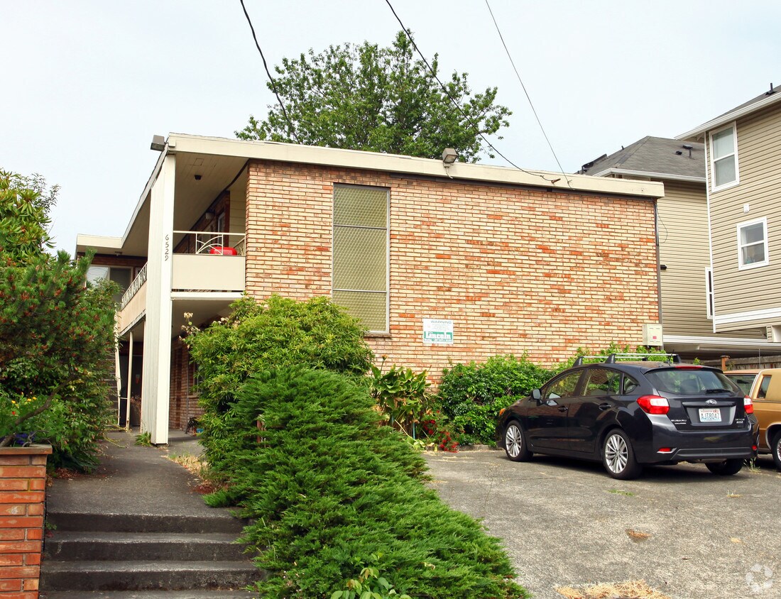 Building Photo - 6529 24th Ave NW