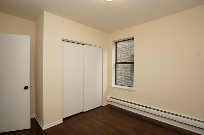 Building Photo - Recently Renovated 2bed in the heart of Lo...