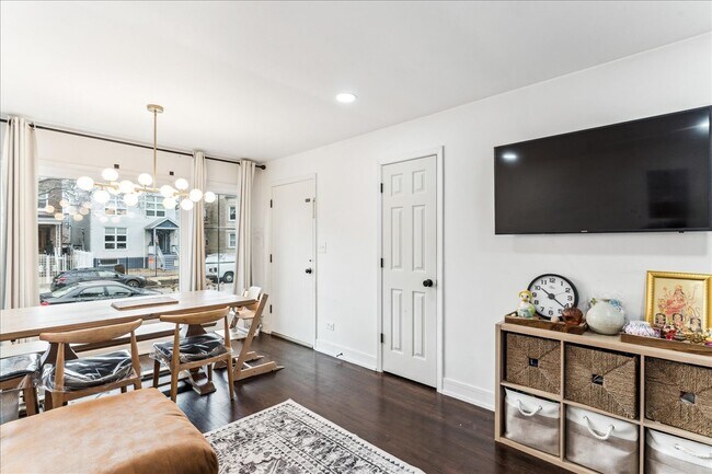 Foto del edificio - 2735 N Mozart St