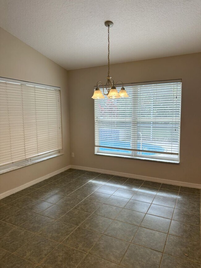 Foto del edificio - Palm Harbor Pool Home!