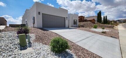 Building Photo - 3049 Chippewa Summit