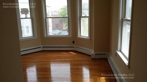 Building Photo - 18 Rossmore St