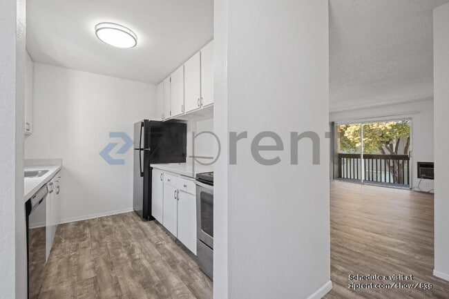 Building Photo - 1060 Oak Grove Rd