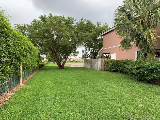 Building Photo - 16511 SW 71st Terrace