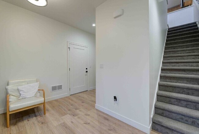 Foto del edificio - 923 E Otjen St