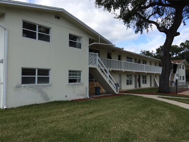Building Photo - 1432 Parkway Dr