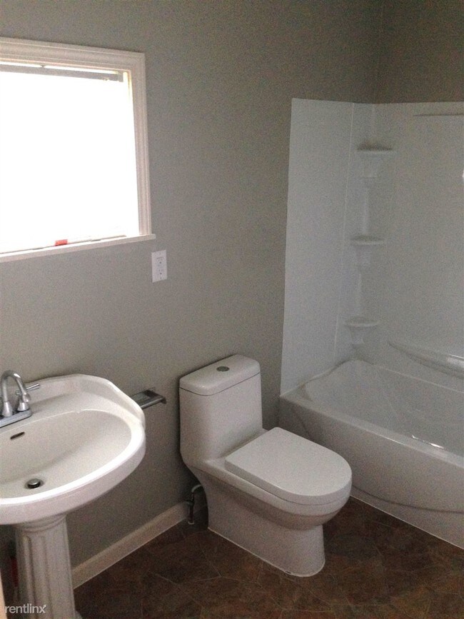 Building Photo - 3 br, 1 bath House - 240 E Euclid Ave