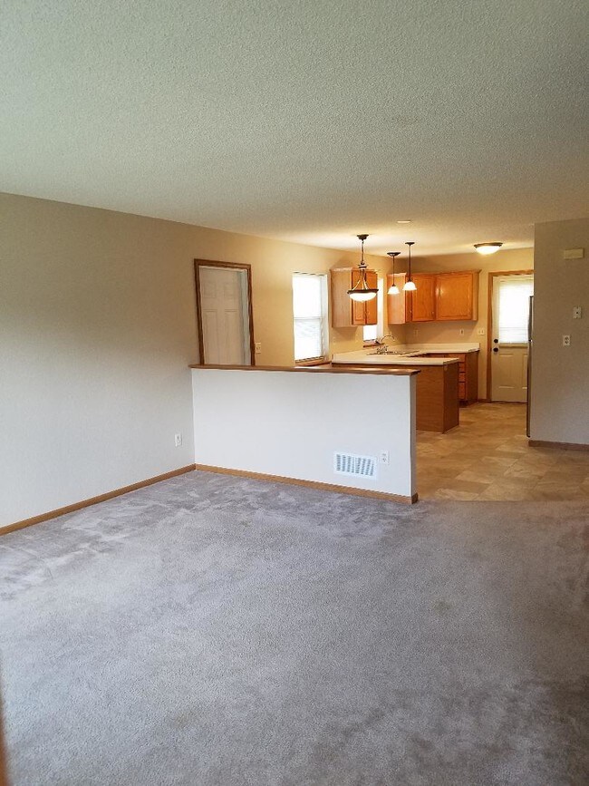 Open Concept - 613 Robin Rd