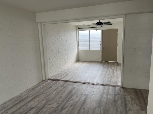 Building Photo - 910 Pumehana St