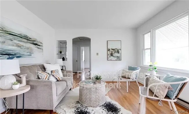 Foto del edificio - 4817 Sydclay Dr