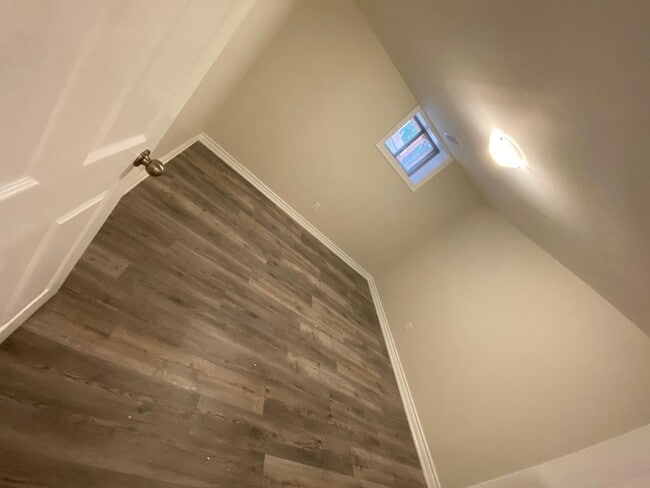 Building Photo - 97 Shropshire Dr