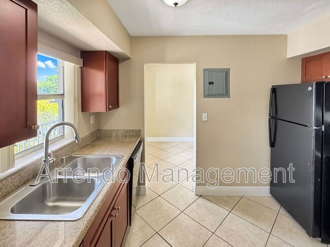 Foto del edificio - 8601 SW 94th St