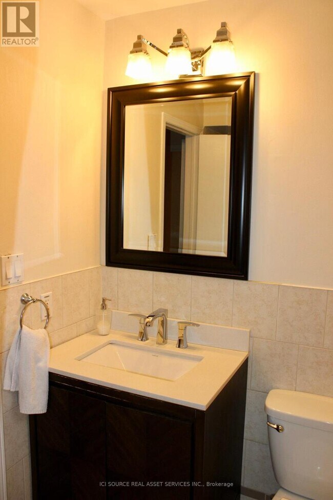 Building Photo - 5164 Palomar Crescent