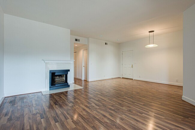 Foto del edificio - 243 Boxmere Pl
