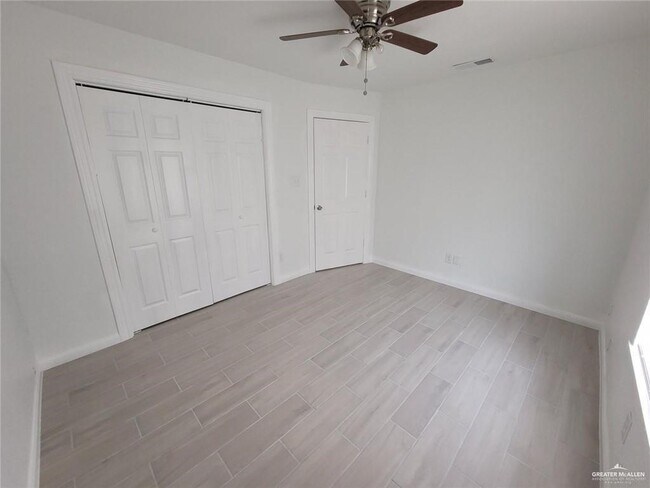 Building Photo - 6 Gastel Cir