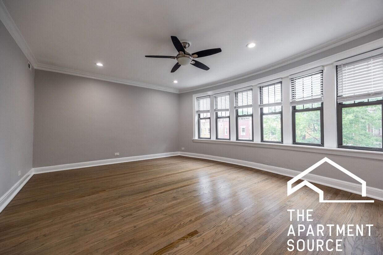 Foto principal - 2238 N Sawyer Ave