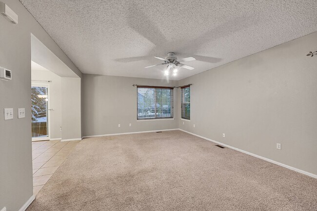 Building Photo - $2,295.00 4 bed, 2.5 bath in Colorado Springs with In Unit Laundry!