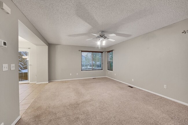 Photo - $2,295.00 4 bed, 2.5 bath in Colorado Springs with In Unit Laundry! Apartment