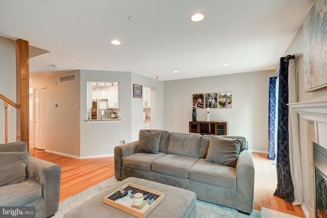 Foto del edificio - 92 Kirkwood Dr
