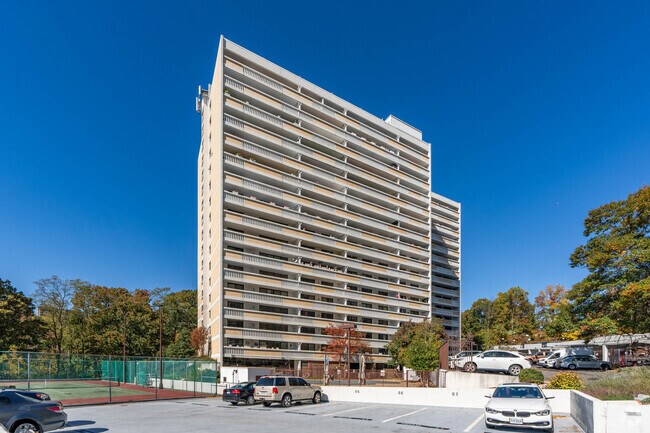 6101 Edsall Rd - Alexandria Knolls West