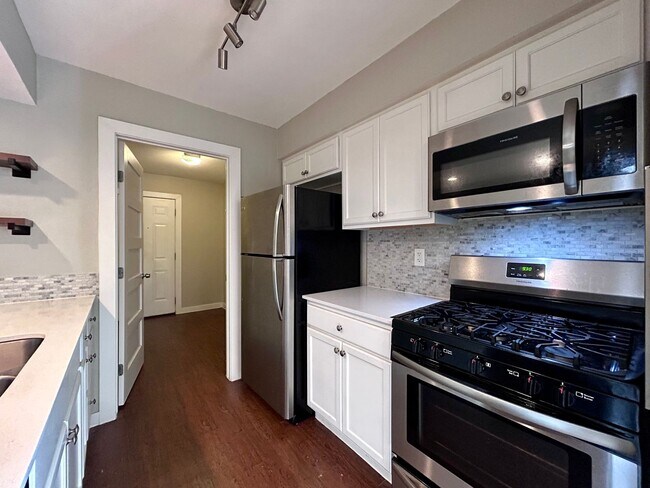 Foto del edificio - 1900 Gracy Farms Ln